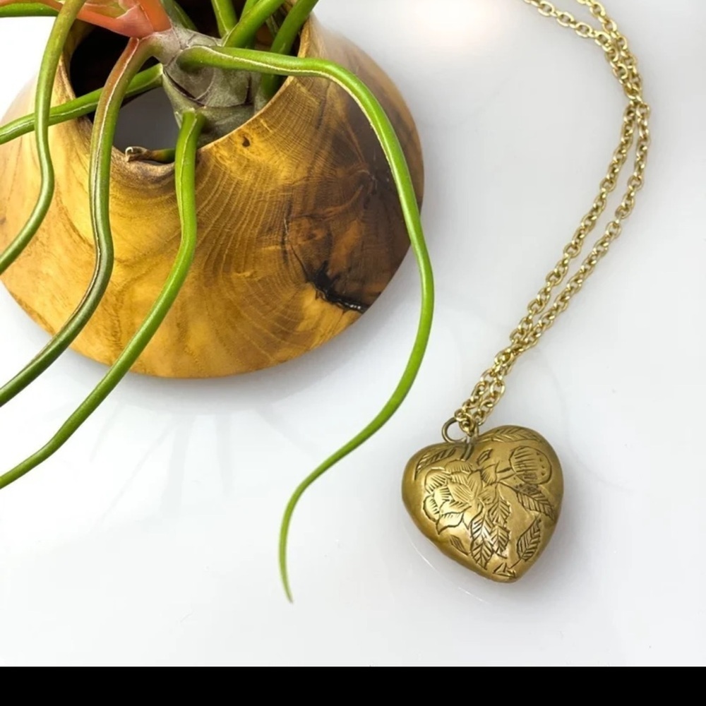 Gold Heart Necklace - Picture 2 of 4
